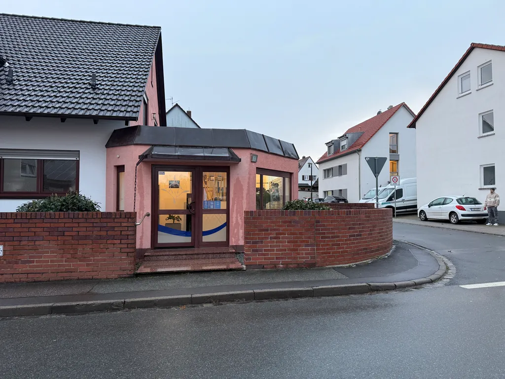 Das Dive Center von der Straßenecke aus gesehen